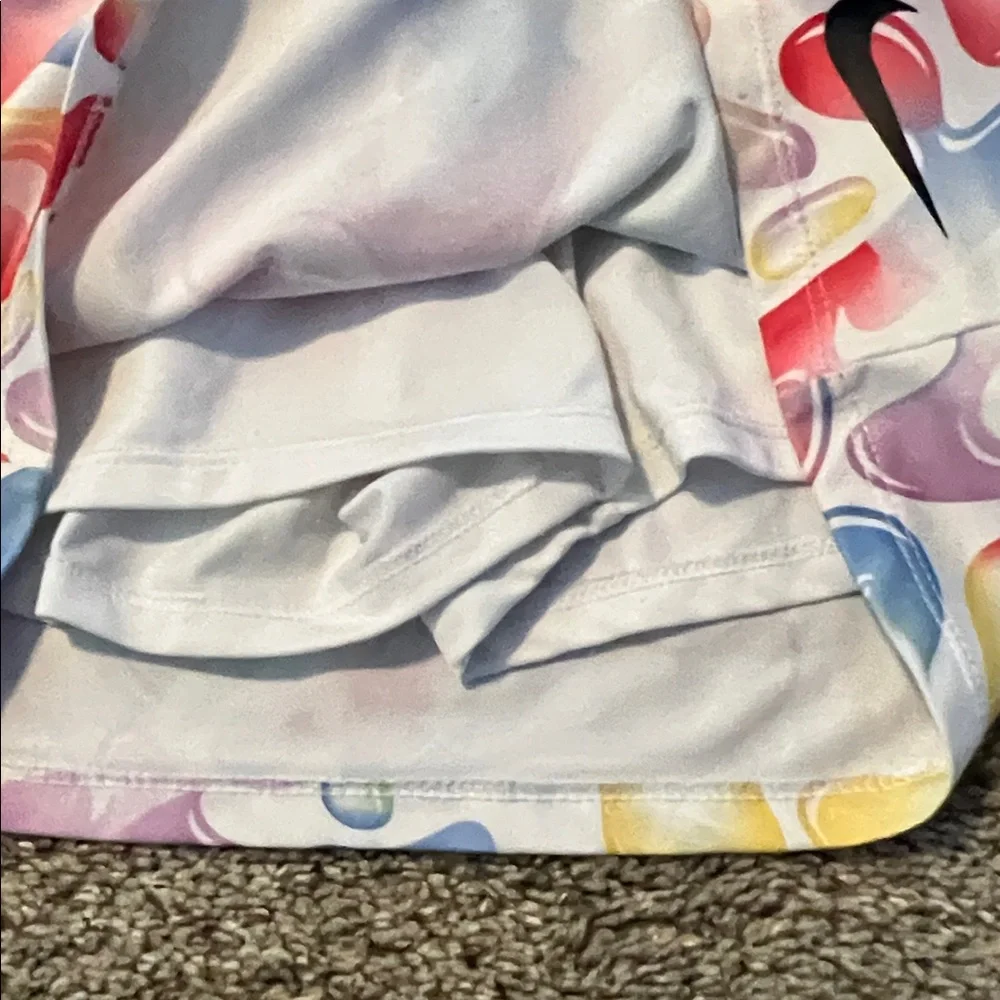 Nike White Tank Top and Multicolor Shorts Set - Picture 8 of 9